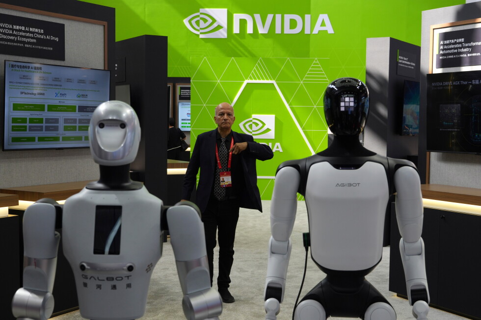 华为昇腾在中国市场追上 NVIDIA：出口管制正在重塑 AI 芯片竞争封面